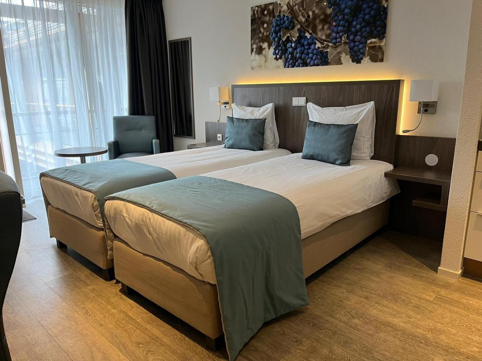 De Twee Linden Hotel Beneden-Leeuwen Bagian luar foto