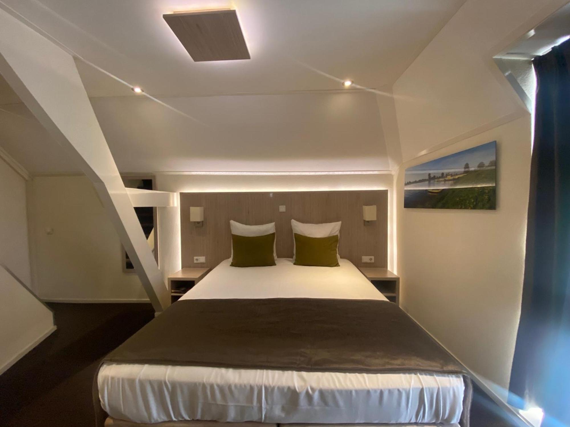 De Twee Linden Hotel Beneden-Leeuwen Bagian luar foto
