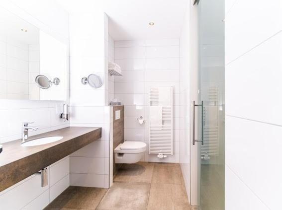 De Twee Linden Hotel Beneden-Leeuwen Bagian luar foto