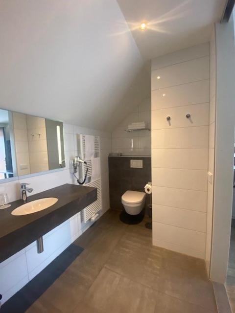 De Twee Linden Hotel Beneden-Leeuwen Ruang foto