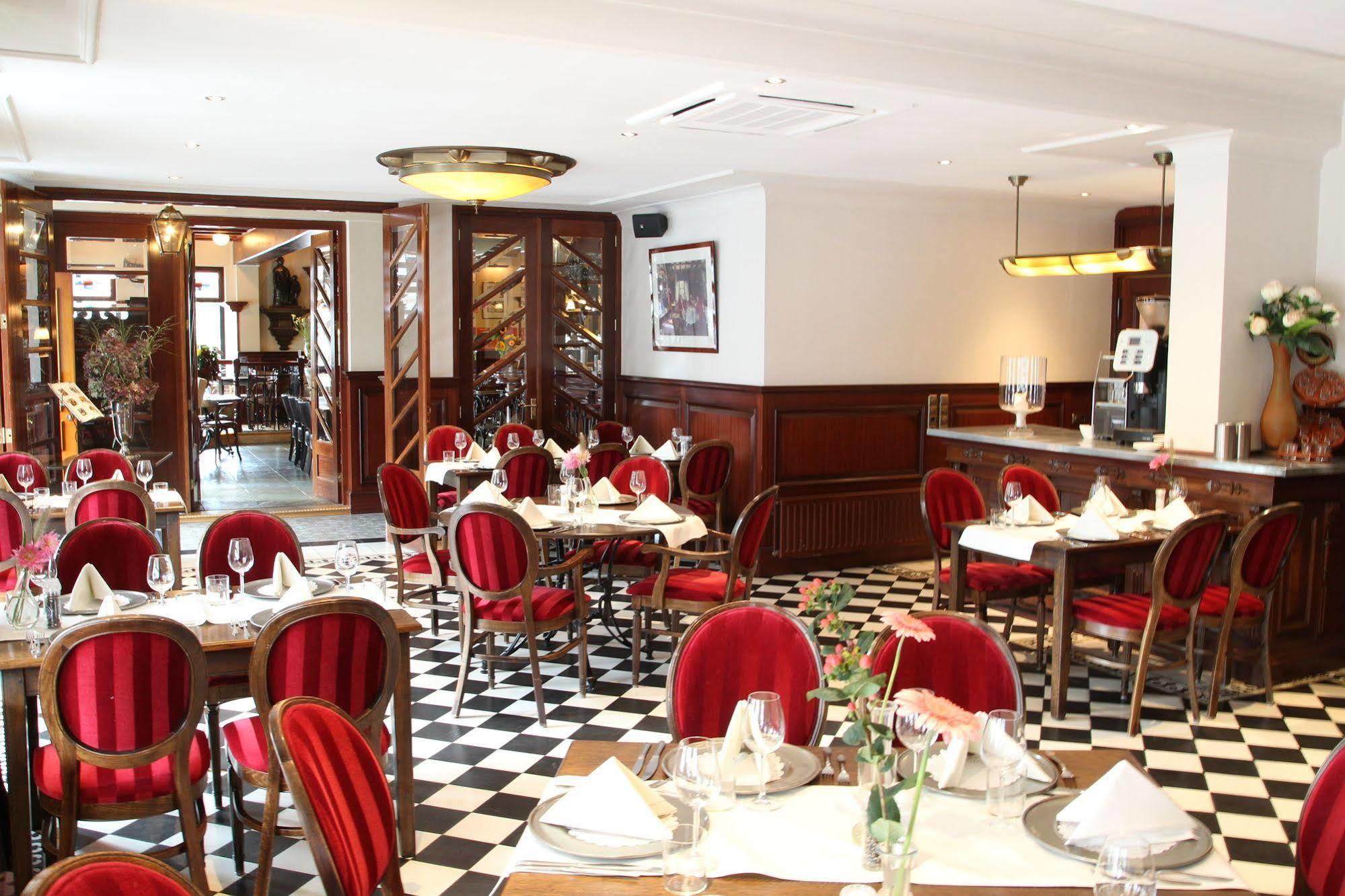 De Twee Linden Hotel Beneden-Leeuwen Bagian luar foto
