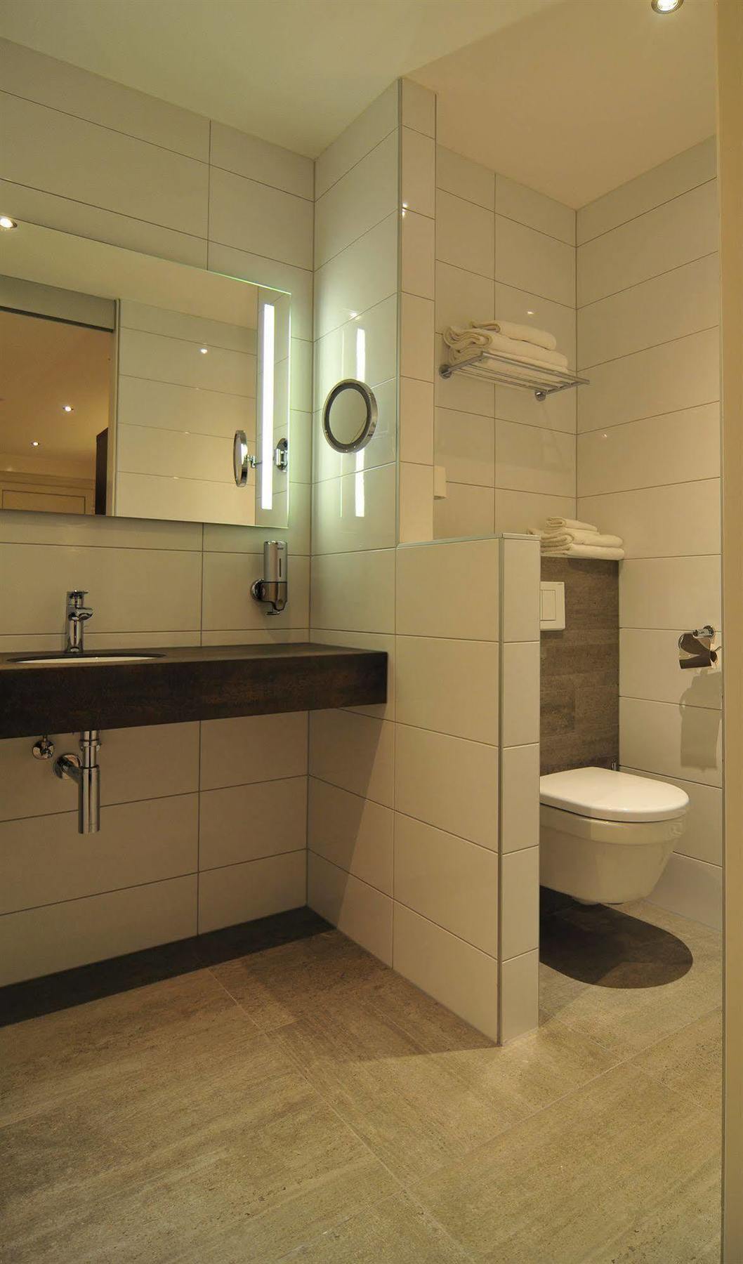 De Twee Linden Hotel Beneden-Leeuwen Bagian luar foto